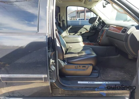 2011 Chevrolet Tahoe Ltz z USA, uszkodzony, nr VIN 1GNSCCE03BR132301